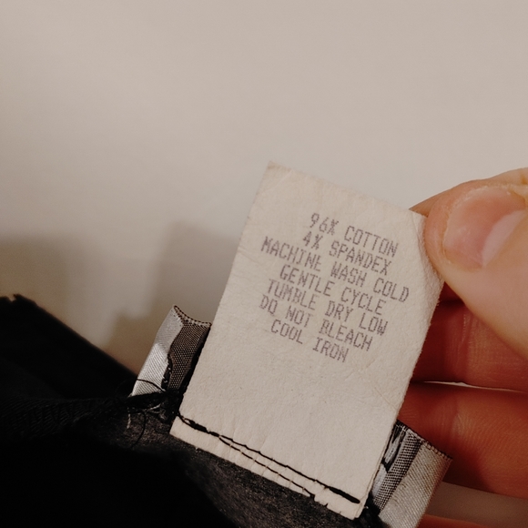 Tempted Black Zip Up Skirt Women's Size 3/4 Used Very Good. MADE IN USA .Condit - Picture 7 of 10